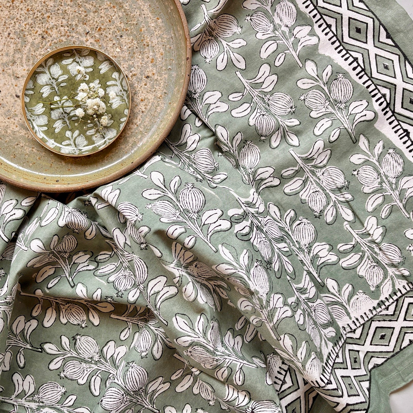Nappe Alhambra en coton imprimé blockprint olive