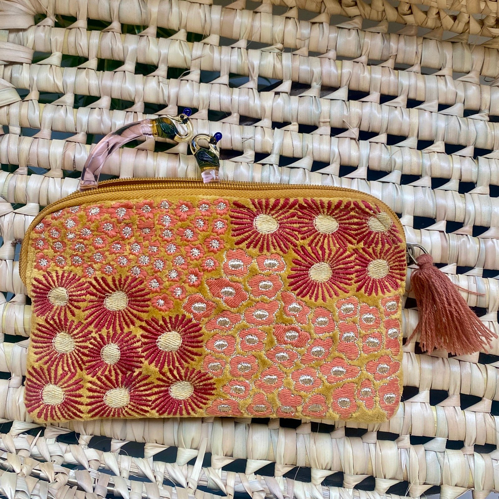Pochette velours brodée Flowers safran