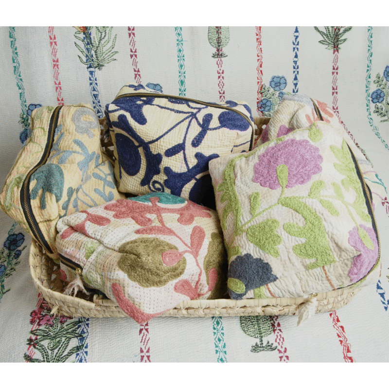 Trousse de toilette Havana kantha vintage brodé Suzani, coloris doux