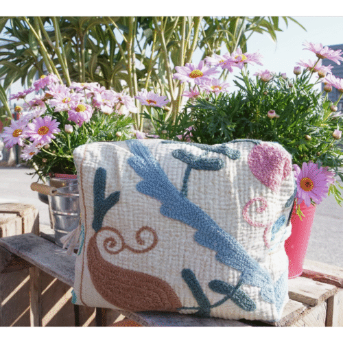 Trousse de toilette Havana kantha vintage brodé Suzani, coloris doux - 6