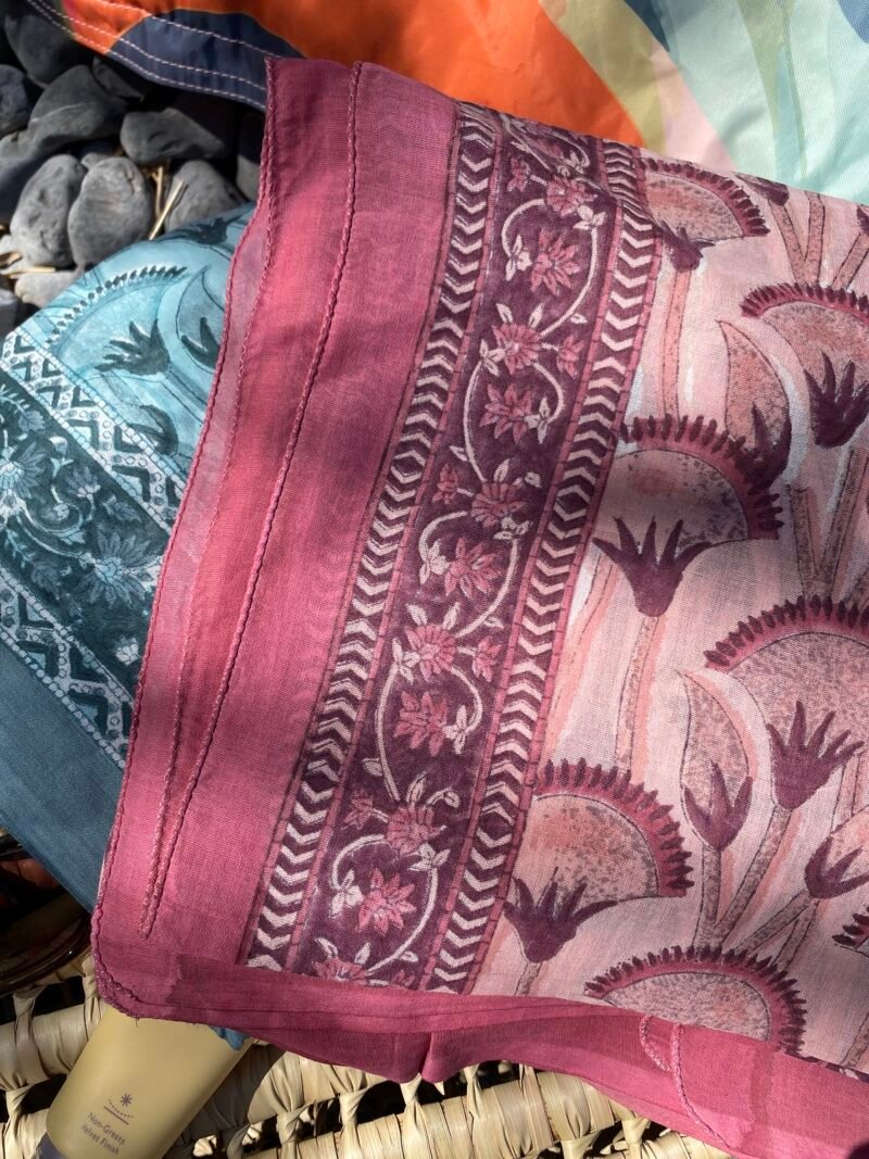 Paréo Papyrus rose lilas en voile de coton imprimé blockprint – Image 3