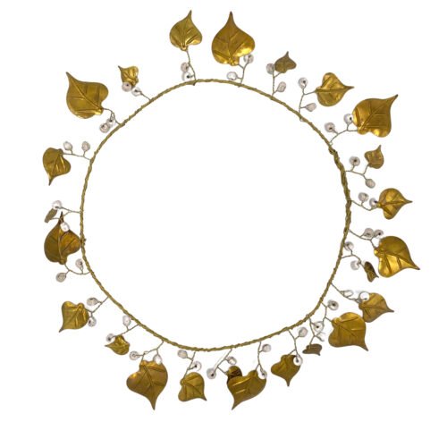 Couronne en laiton avec feuilles de bouleau et perles de bois