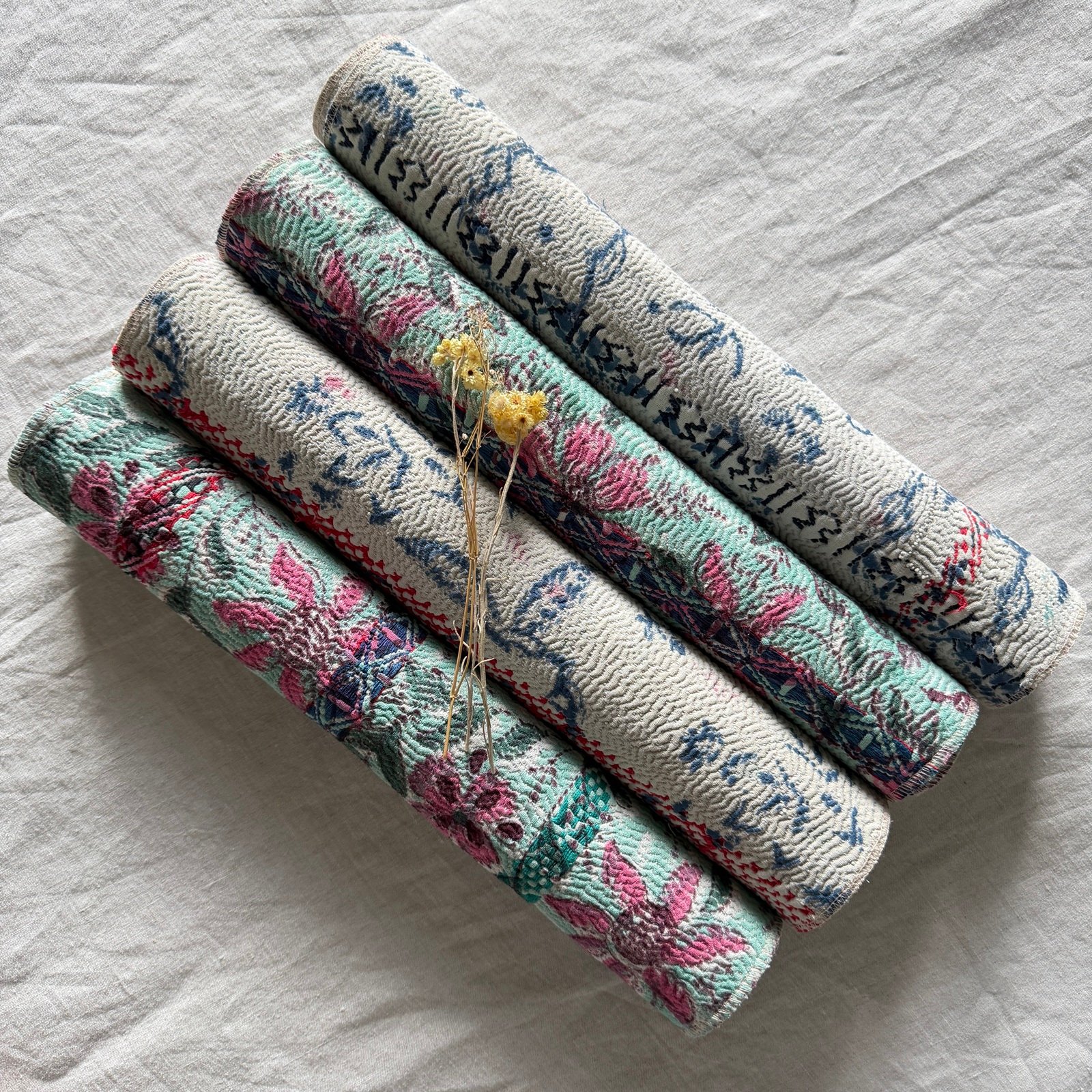 Lot de 4 sets de table en kantha ancien imprimé blockprint, pièces unqiues – Image 2