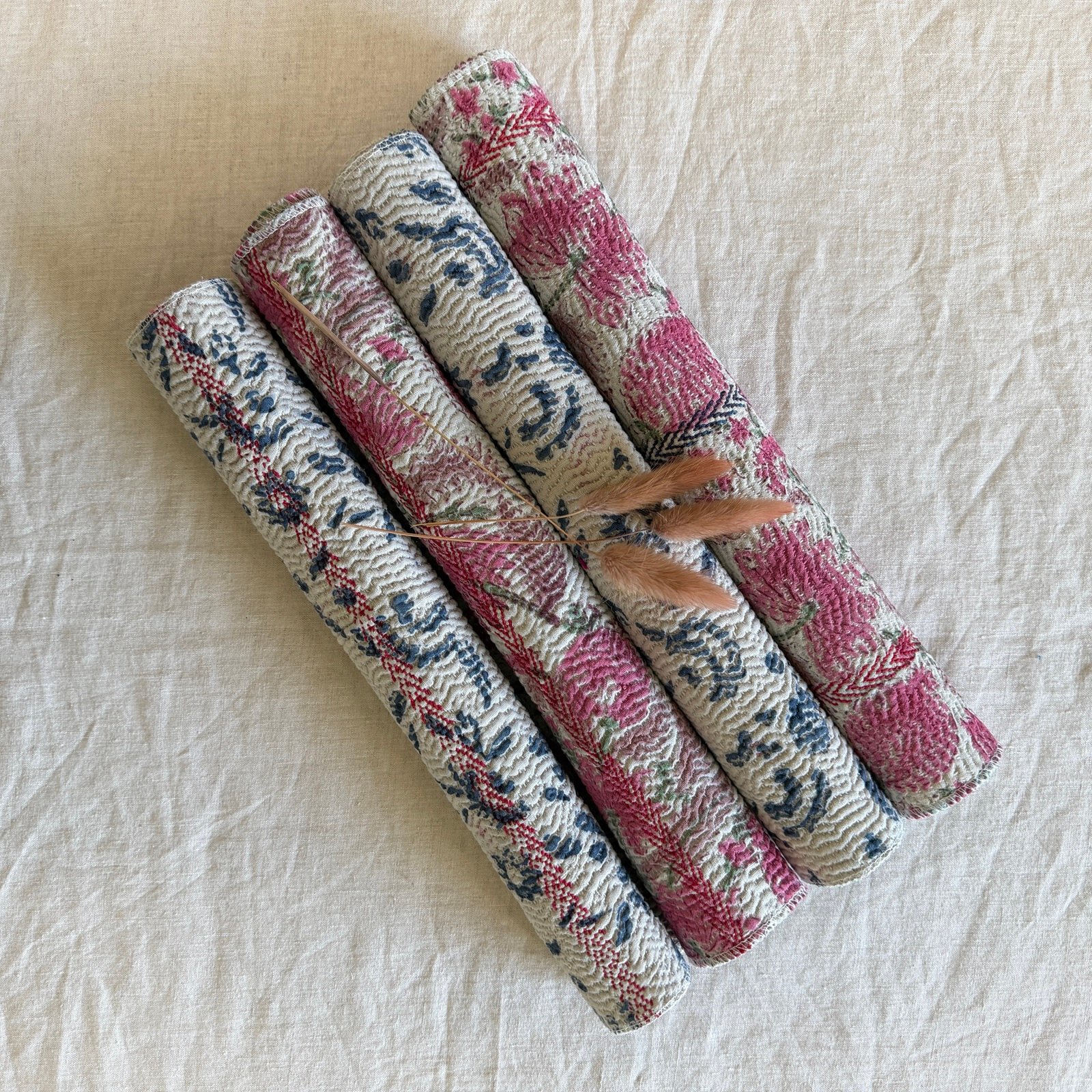 Lot de 4 sets de table en kantha ancien imprimé blockprint, pièces unqiues – Image 2