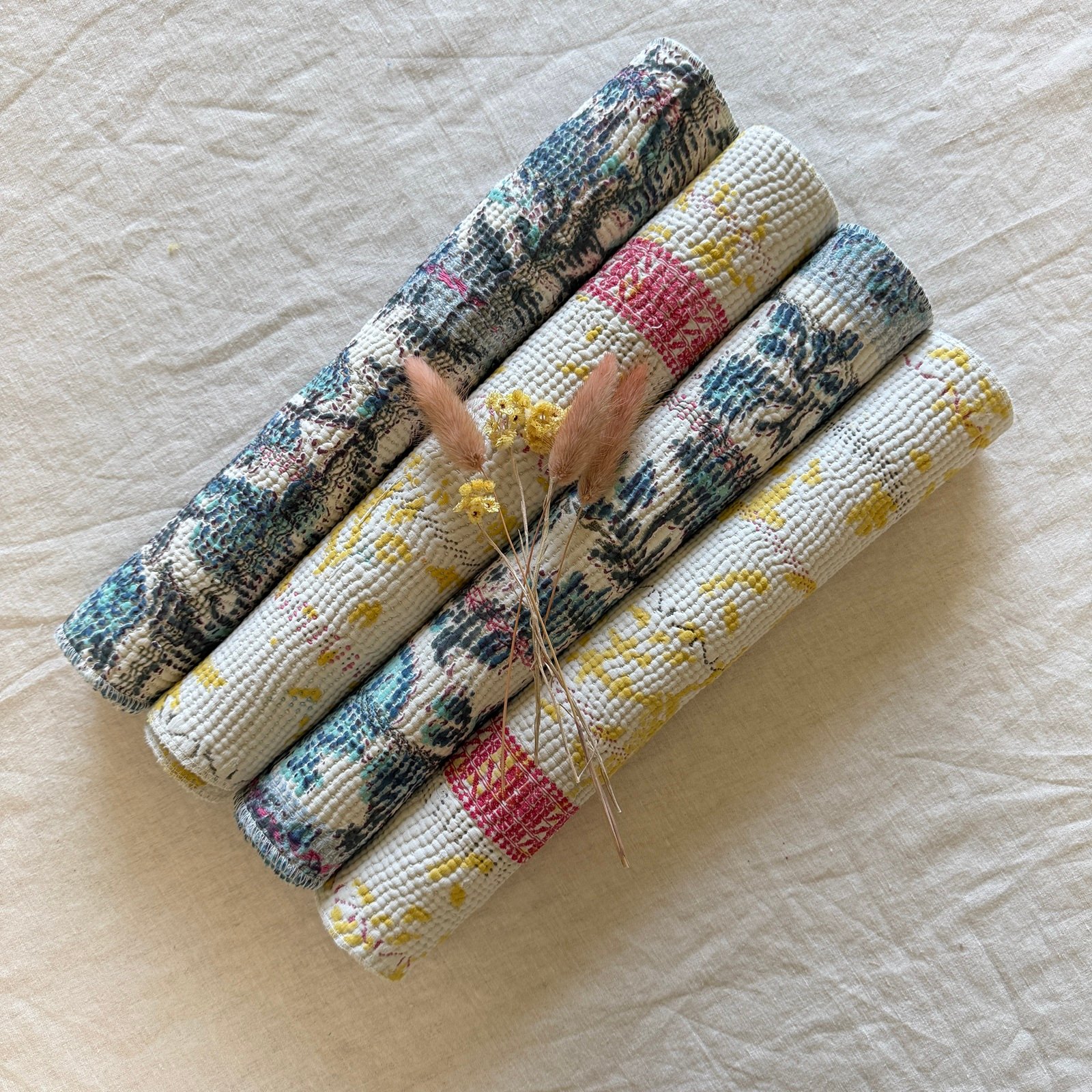 Lot de 4 sets de table en kantha ancien imprimé blockprint, pièces unqiues – Image 2