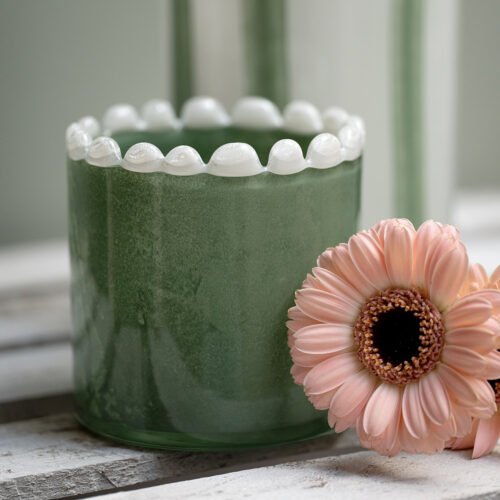 Photophore en verre soufflé bouche vert, bord perlé blanc