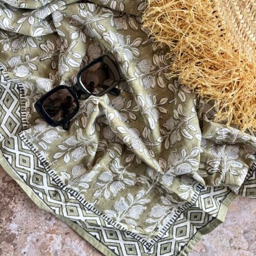Grand foulard-paréo Alhambra olive en voile de coton imprimé blockprint