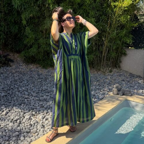 Robe-caftan rayée en coton doux imprimé à la main, bleu encre et vert olive